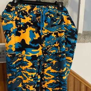 NWT Under Armour Camo Joggers